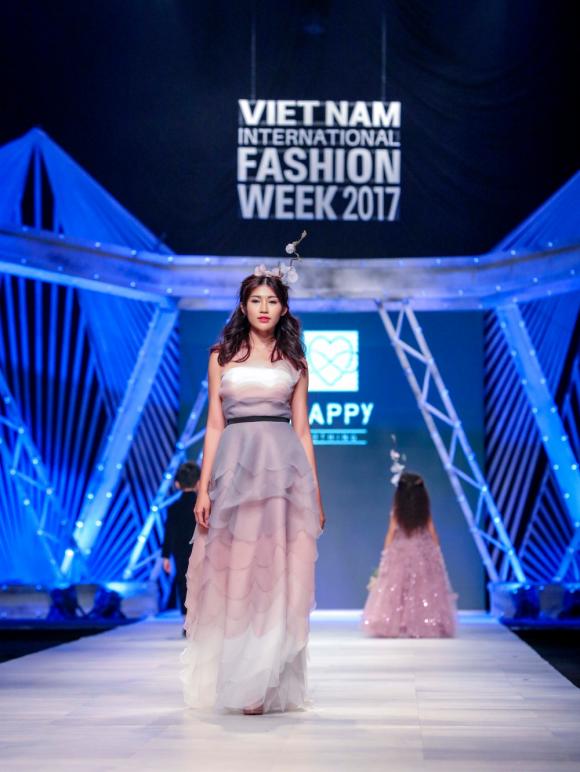 Chế Nguyễn Quỳnh Châu,Tuần lễ thời trang Việt Nam,Vietnam International Fashion Week 2017