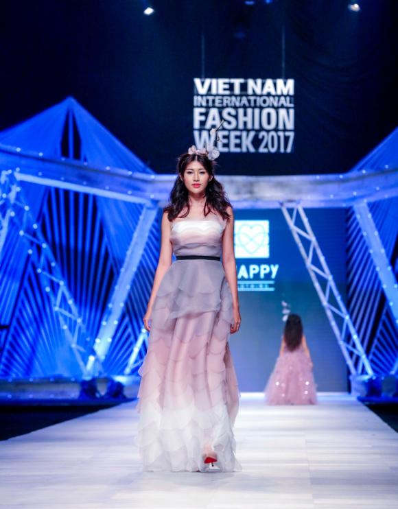 Chế Nguyễn Quỳnh Châu,Tuần lễ thời trang Việt Nam,Vietnam International Fashion Week 2017