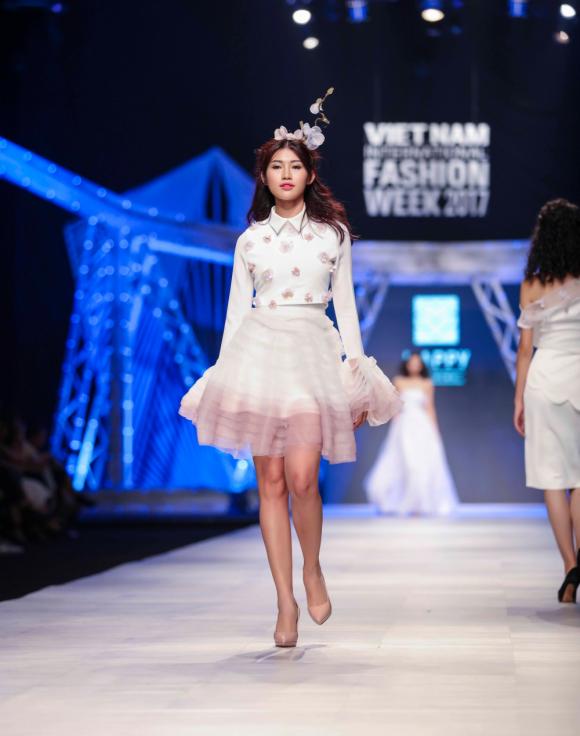 Chế Nguyễn Quỳnh Châu,Tuần lễ thời trang Việt Nam,Vietnam International Fashion Week 2017