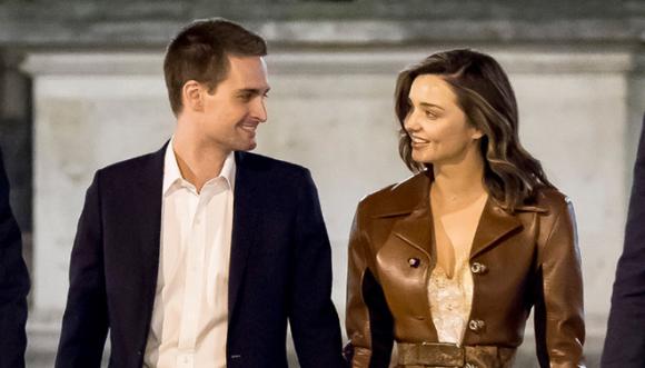 siêu mẫu Miranda Kerr,Miranda Kerr và tỷ phú Evan Spiegel,vợ chồng Miranda Kerr