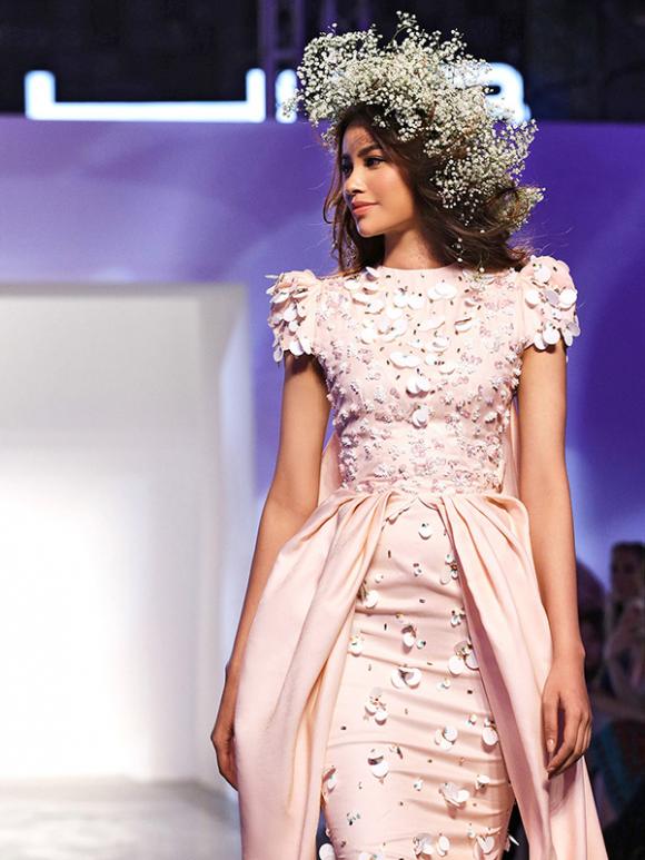 Phạm Hương, Hoa hậu Phạm Hương, Phạm Hương Arab Fashion Week
