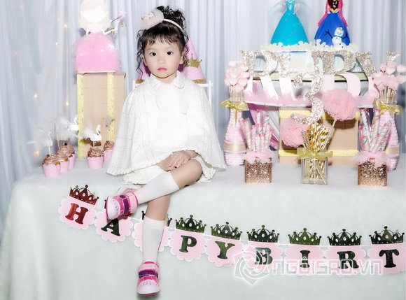 hoa-hau-bui-thi-ha-2111-1-ngoisao.vn-w580-h429 15 Hoa hậu Bùi Thị Hà, Bùi Thị Hà, sao việt