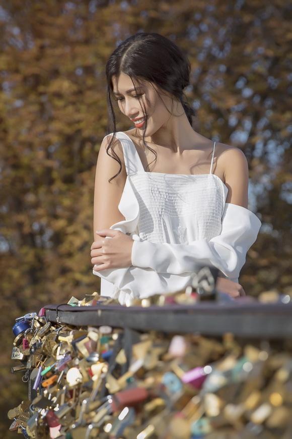 Người mẫu trang lạ,trang lạ yêu kiều,trang lạ khám phá paris