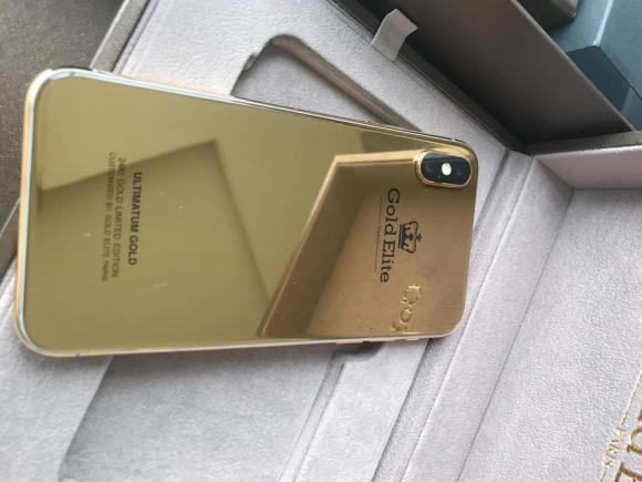 Thanh Trúc, nữ hoàng trang sức thanh trúc, Iphone X vàng nguyên khối 24K