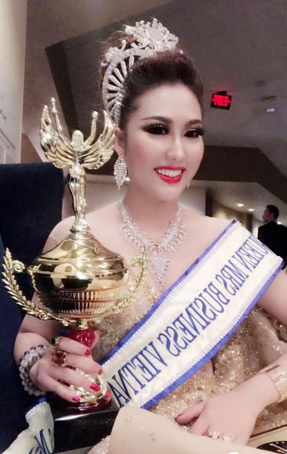 phi thanh vân, phi thanh vân đăng quang hoa hậu, Hoa hậu Doanh nhân Thế giới người Việt 2017
