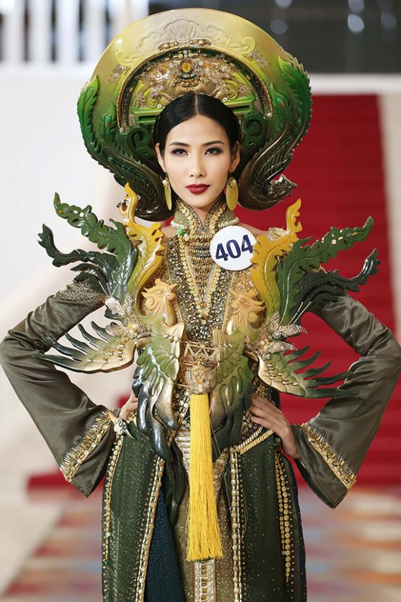 Hoàng Thùy,Mâu Thủy,Hoa hậu Hoàn vũ Việt Nam