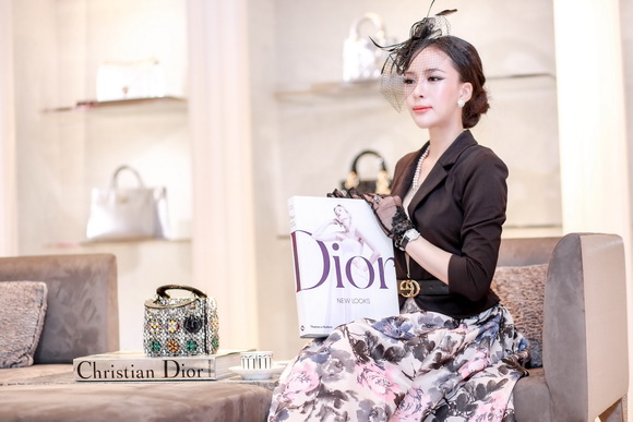 Á hậu Ngọc Quỳnh, Sao Việt