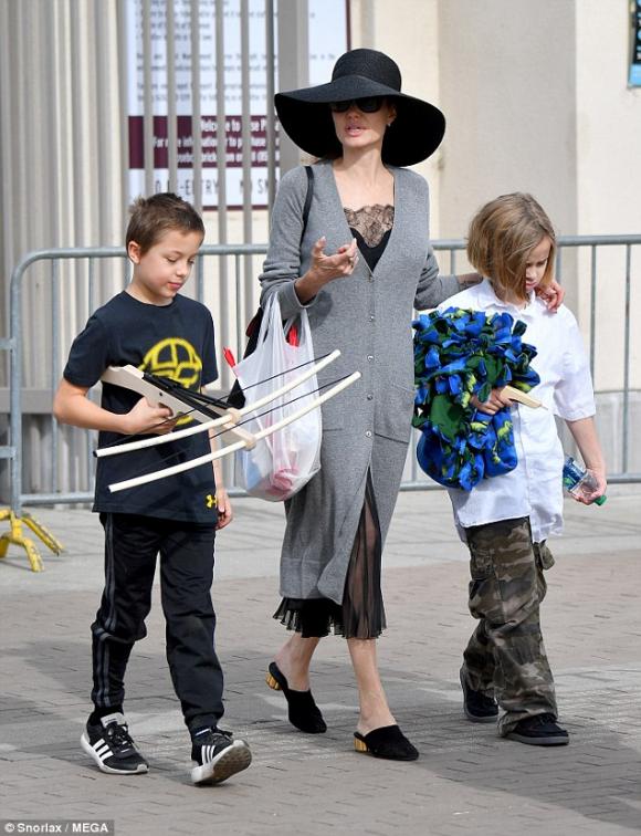 Diễn viên Angelina Jolie, angelina jolie gợi cảm, angelina jolie thời trang