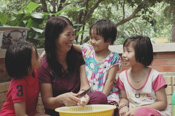 Quỹ Lọ đựng tình thương, Oriflame Việt Nam, chương trình từ thiện Trao Yêu Thương Dịu Dàng