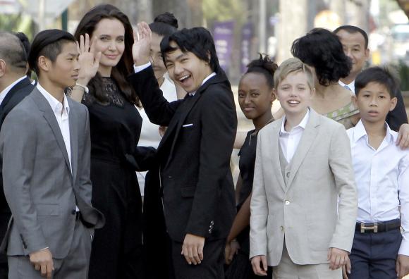 Drake,Angelina Jolie,Angelina Jole bị thả thính