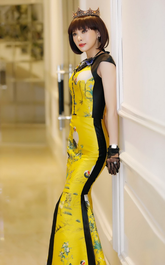 Á hậu Ngọc Quỳnh, sao việt