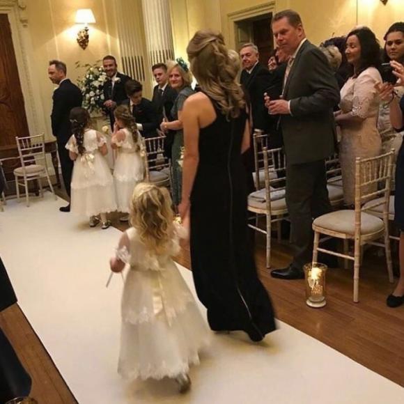 Harper Seven Beckham,con gái David Beckham, harper làm phù dâu nhí