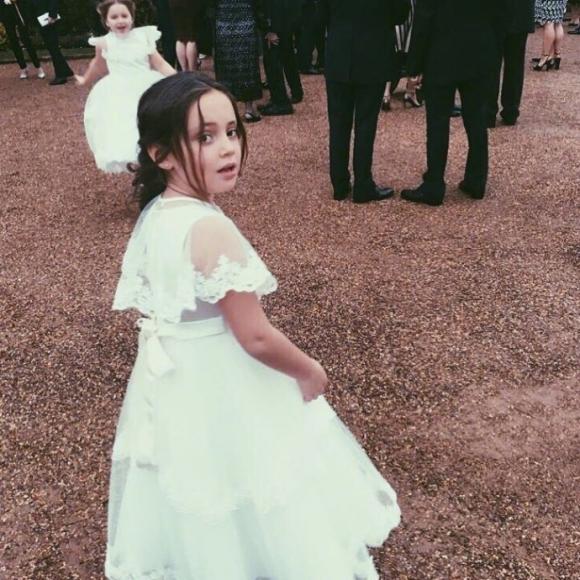 Harper Seven Beckham,con gái David Beckham, harper làm phù dâu nhí