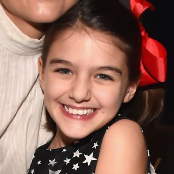 bé Suri Cruise, con gái tom cruise, suri cruise dấn thân showbiz