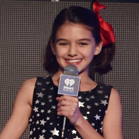 bé Suri Cruise, con gái tom cruise, suri cruise dấn thân showbiz