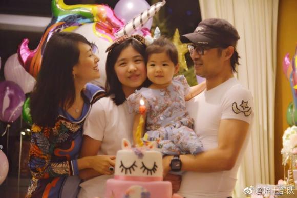 con gái Chương Tử Di, sinh nhật con gái chương tử di, con gái chương tử di 2 tuổi