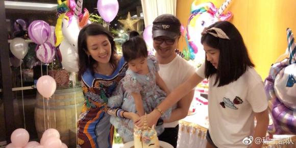 con gái Chương Tử Di, sinh nhật con gái chương tử di, con gái chương tử di 2 tuổi