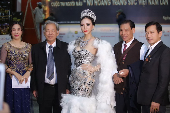 Á hậu Ngọc Quỳnh, Nữ hoàng Trang sức Việt Nam 2017, sao việt