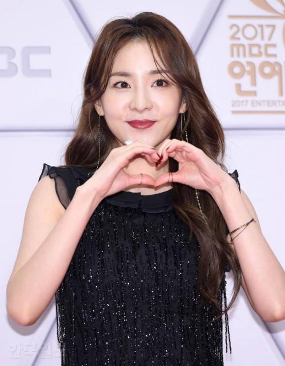 mbc entertainment awards 2017, thảm đỏ MBC, han eun jung, dara