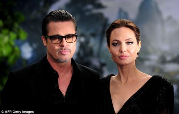 diễn viên Brad Pitt,Angelina Jolie và Brad Pitt chia tay, brad pitt dùng tên thật, tán tỉnh phụ nữ
