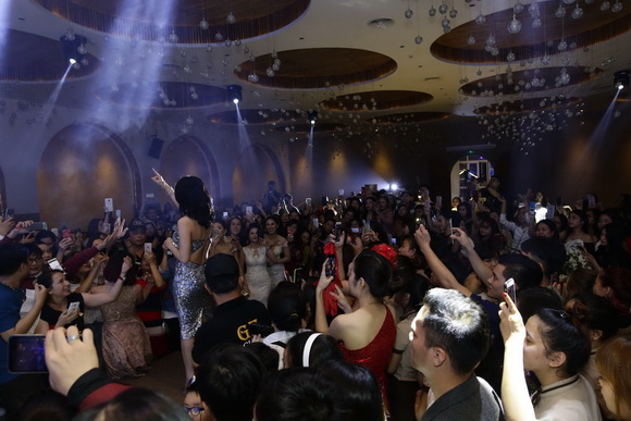 Queen Perfect – Bí mật tiên phong, Queen Perfect, Mỹ phẩm Queen Perfect