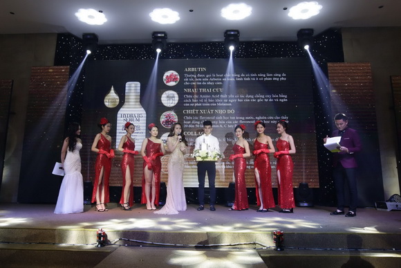 Queen Perfect – Bí mật tiên phong, Queen Perfect, Mỹ phẩm Queen Perfect
