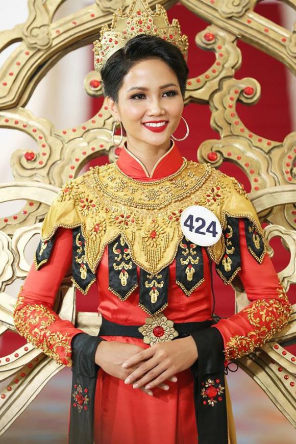 Hoa hậu H'Hen Niê, Hoa hậu hoàn vũ việt nam 2017, sao việt