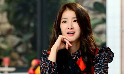 nữ diễn viên Vườn sao băng,Lee Si Young, vóc dáng nuột nà, xuất hiện sau sinh