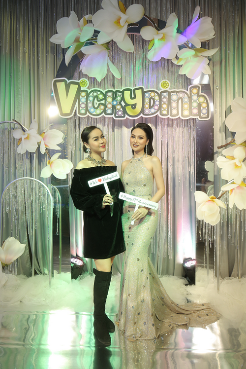 vickydinh-lens-171-4-ngoisao.vn-w500-h748 2 VickyDinh Lens, kính áp tròng