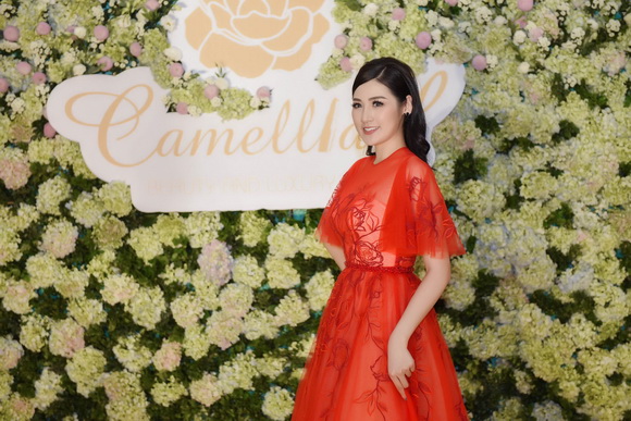 Kenbi khánh phạm, Á hậu tú anh, sao việt