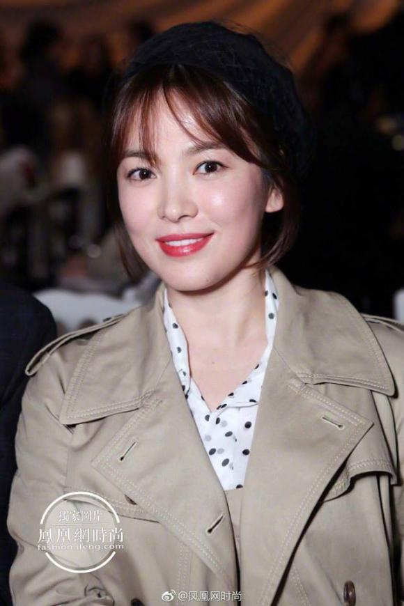 nữ diễn viên song hye kyo, song hye kyo tỏa sáng, phong cách thanh lịch, song hye kyo sành điệu, paris fashion week