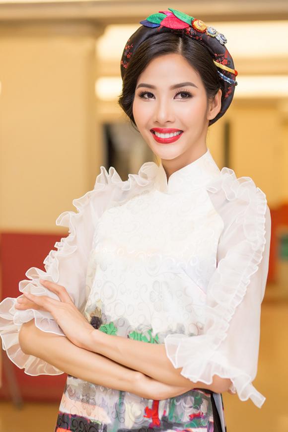 H'Hen Niê,H'Hen Niê diện áo dài,tân Hoa hậu Hoàn vũ 2017