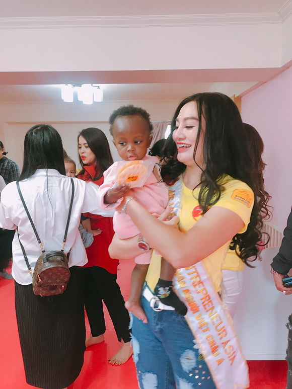 Trần Huyền Nhung, hoa hậu doanh nhân người Việt Châu Á, sao việt