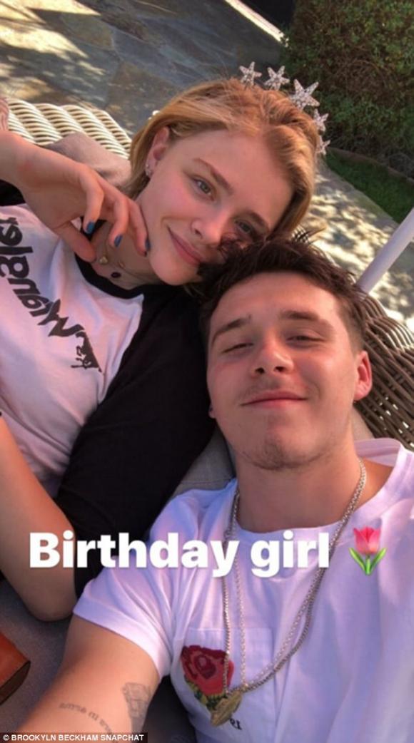 Brooklyn Beckham, Brooklyn Beckham và bạn gái, con trai David Beckham