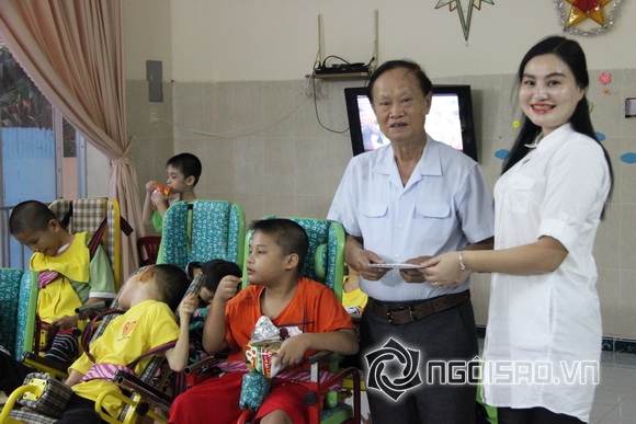 Hoa Hậu Trần Huyền Nhung, hoa hậu vì cộng đồng trần huyền nhung, sao việt