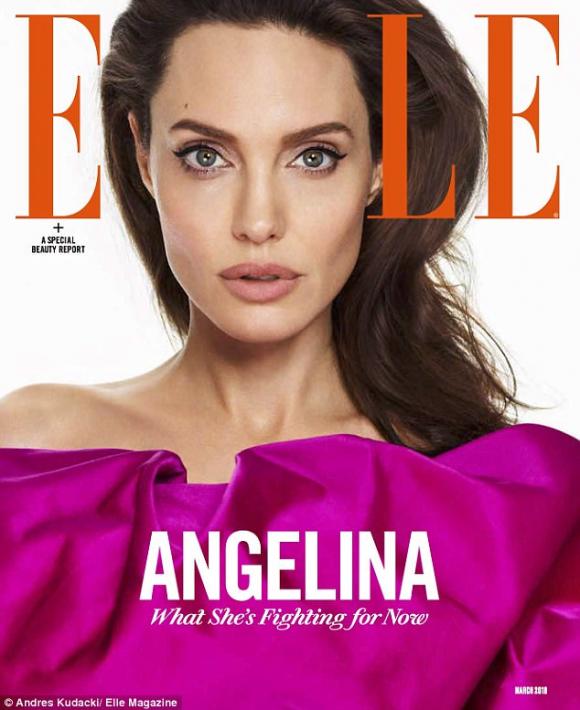 Diễn viên Angelina Jolie, angelina jolie diện áo 2 dây, miệt mài làm việc