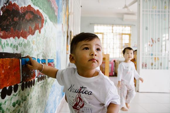 vợ chồng Jennifer Phạm, sao làm từ thiện, sao việt