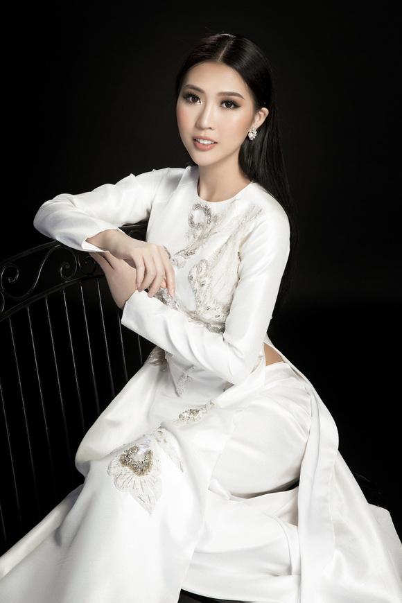 Người đẹp tường linh,Hoa hậu Sắc đẹp Châu Á 2017,tường linh diện áo dài đón tết