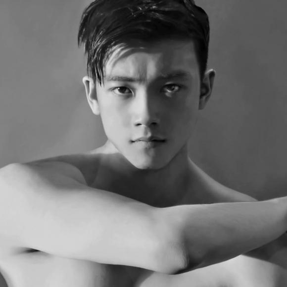 Chris Khoa Nguyễn, hot boy gốc Việt, hot boy