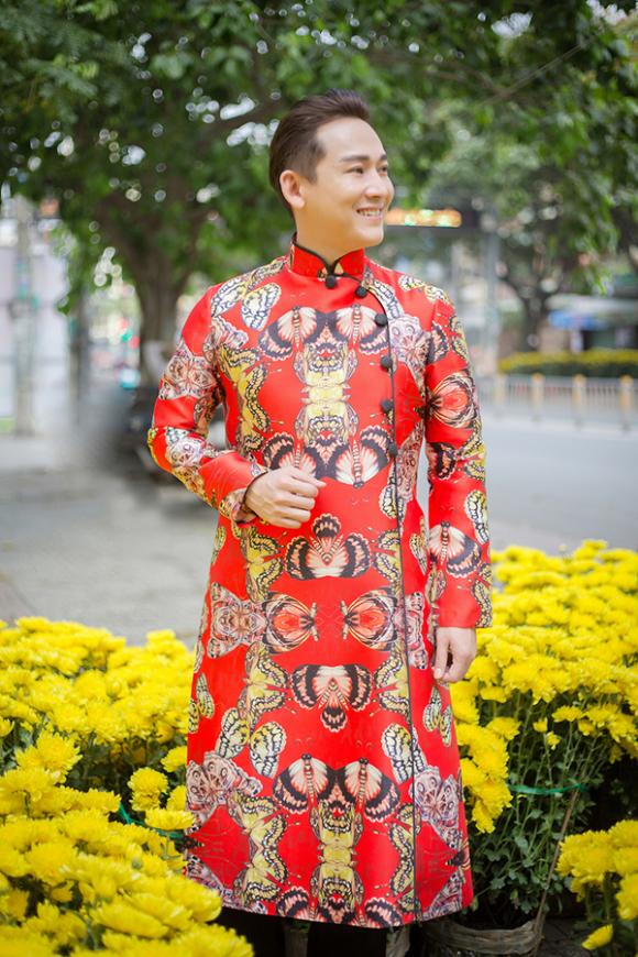 Hứa Vĩ Văn,Hứa Vĩ Văn diện áo dài cách tân,sao Việt