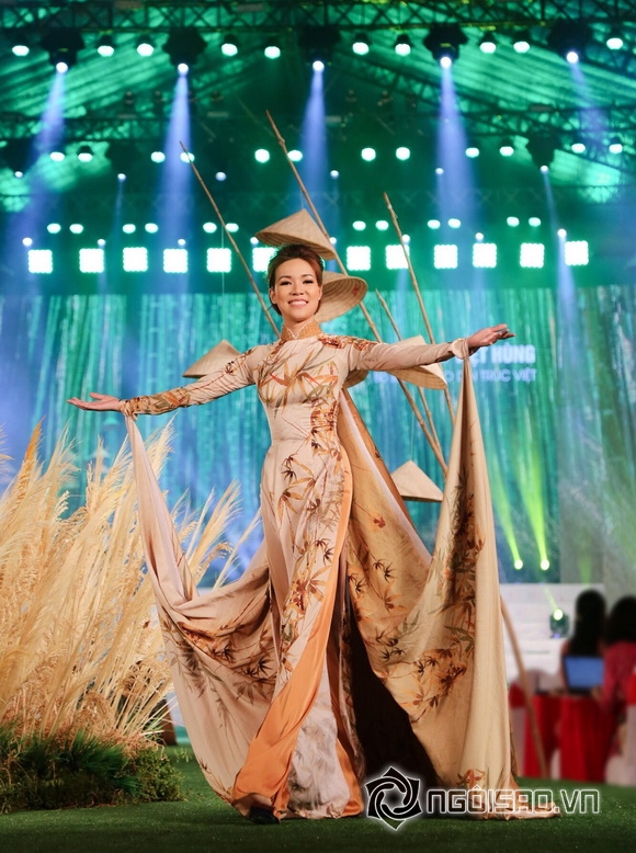 chan-vu-43-2-ngoisao.vn-w580-h778 8 lễ hội Áo Dài 2018, Vũ Thùy Trang, Người mẫu Vũ Thùy Trang