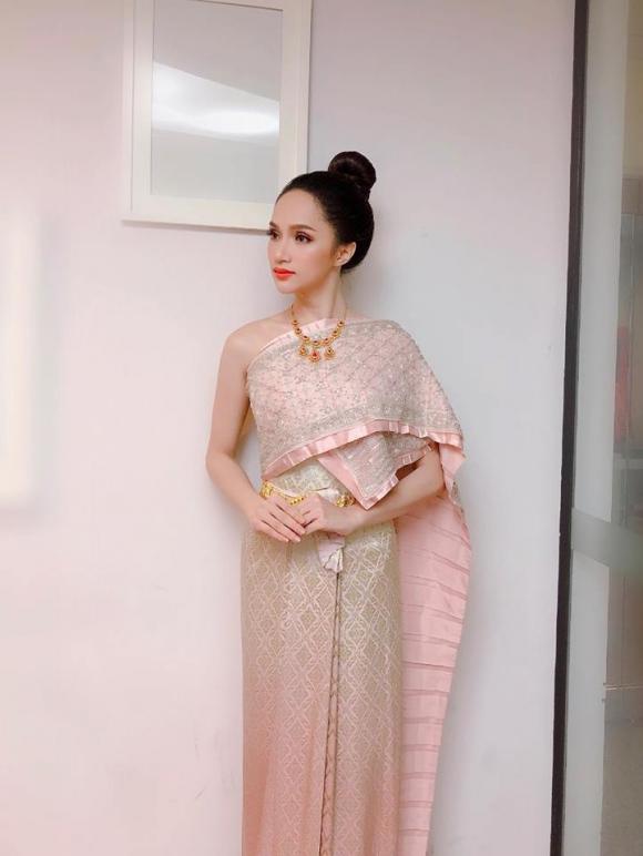 Những lần Hoa hậu Thùy Tiên diện đồ truyền thống Thái gây sốt  2sao