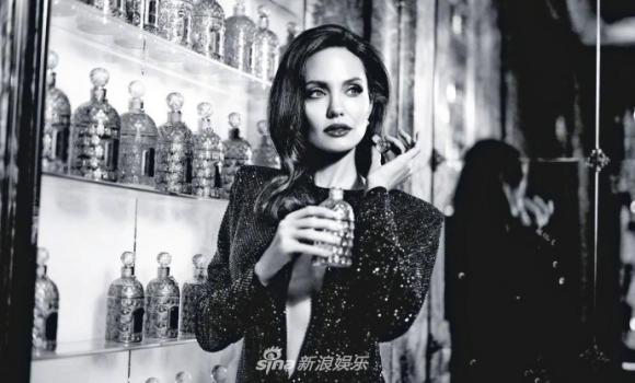 Diễn viên Angelina Jolie,Angelina Jolie tươi trẻ, đầy sức sống, brad pitt già nua 