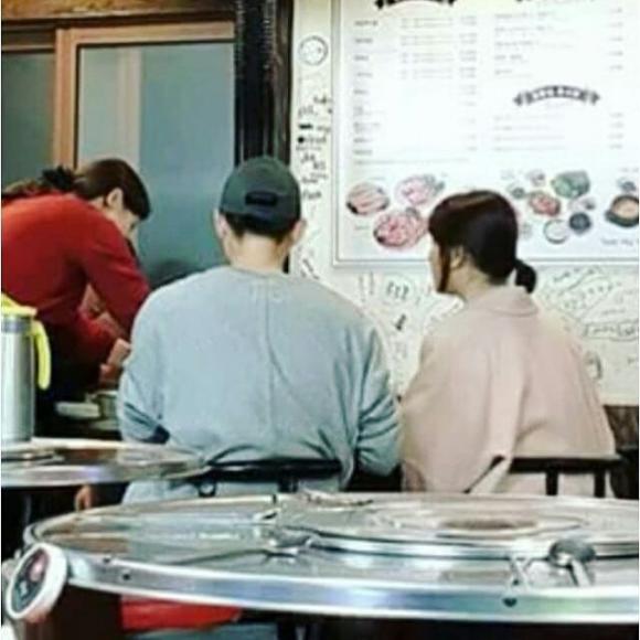 Song Hye Kyo và Song Joong Ki, vợ chồng song hye kyo hẹn hò, tháp tùng đi ăn uống, tin đồn bầu bí