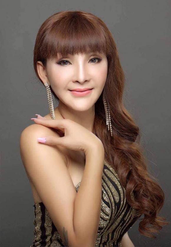 Cát Tuyền,nữ ca sĩ chuyển giới đầu tiên,sao Việt