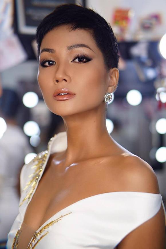  H'Hen Niê, Hoa hậu Hoàn vũ, sao viet