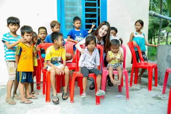 Diễm My,Diễm My đi từ thiện,sao Việt