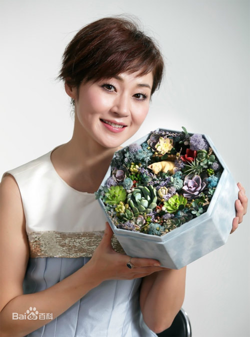 nguoi-phu-nu-khien-chan-tu-dan-cau-hon-11-ngoisao.vn-w500-h672 0 Vạn Ỷ Văn,Chân Tử Đan,sao Hoa ngữ