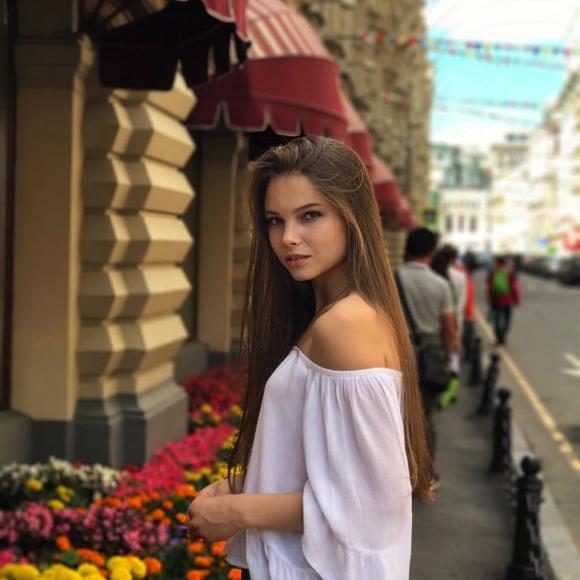 Hoa hậu Nga, hoa hậu nga 2018, răng thưa kém duyên
