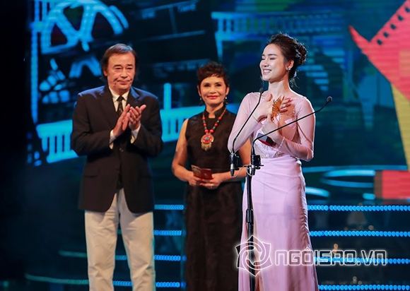 Nhã Phương nhận giải Cánh diều vàng 1 Diễn viên nhã phương,bạn gái trường giang,nhã phương bật khóc
